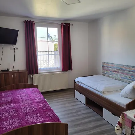 & Richter דירה *